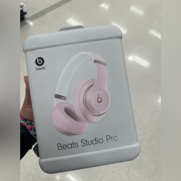๐ Beats Studio Pro Pink Headphones ๐ง (SOLD OUT!) - Picture 8 of 8